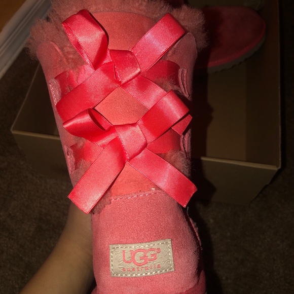 Uggs - Picture 2 of 6